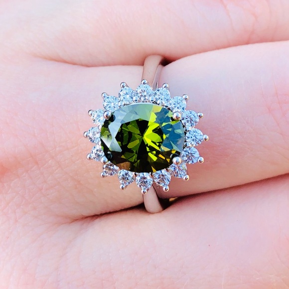 NWOT peridot sunflower silver ring - Picture 2 of 3